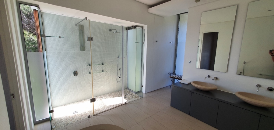 To Let 4 Bedroom Property for Rent in Higgovale Western Cape